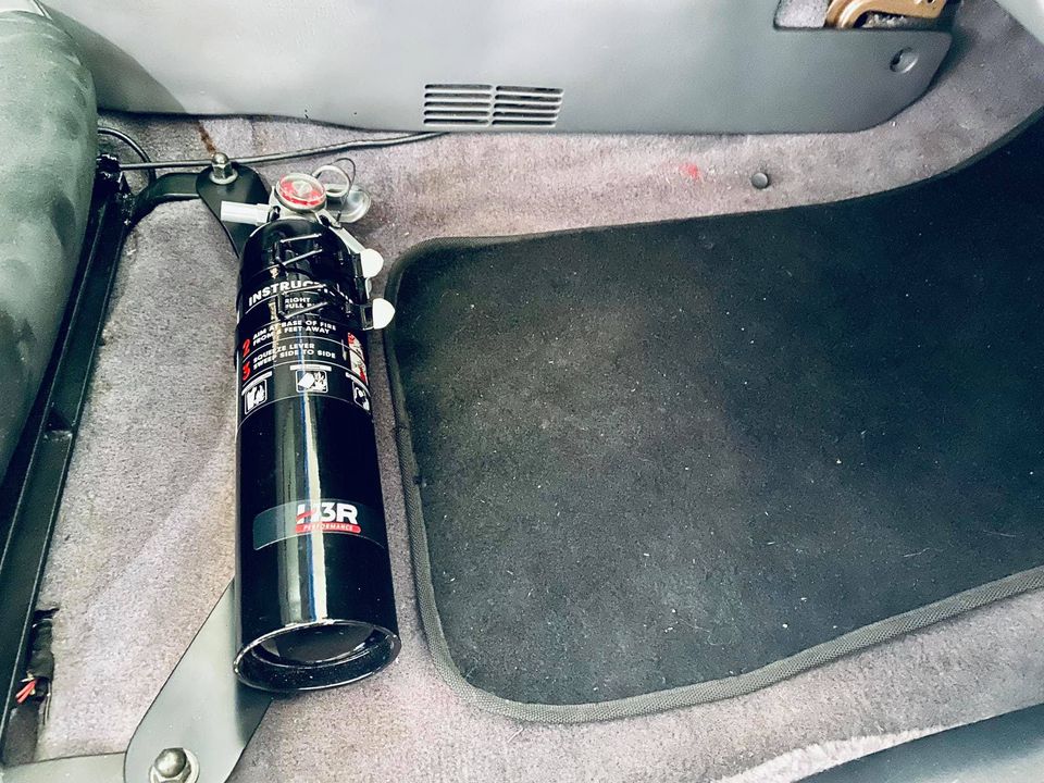 2G DSM Seat-Mounted Fire Extinguisher Bracket